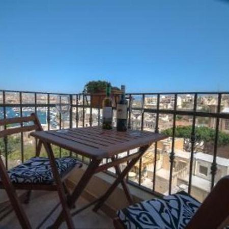 Upper Valley Sea View Kalkara Esterno foto