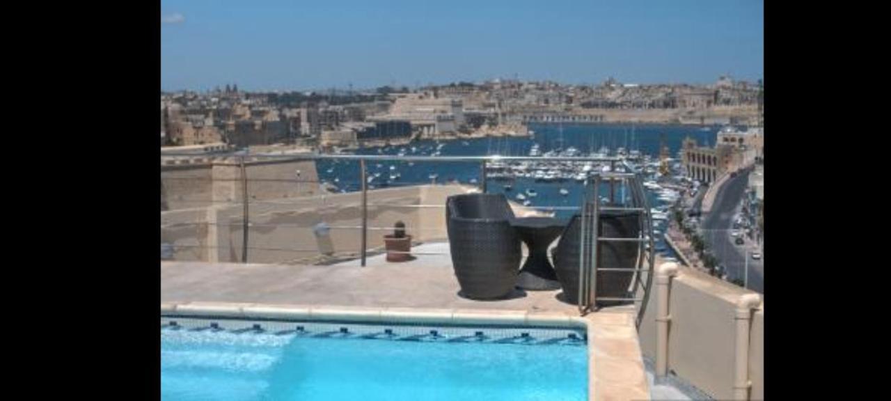Upper Valley Sea View Kalkara Esterno foto
